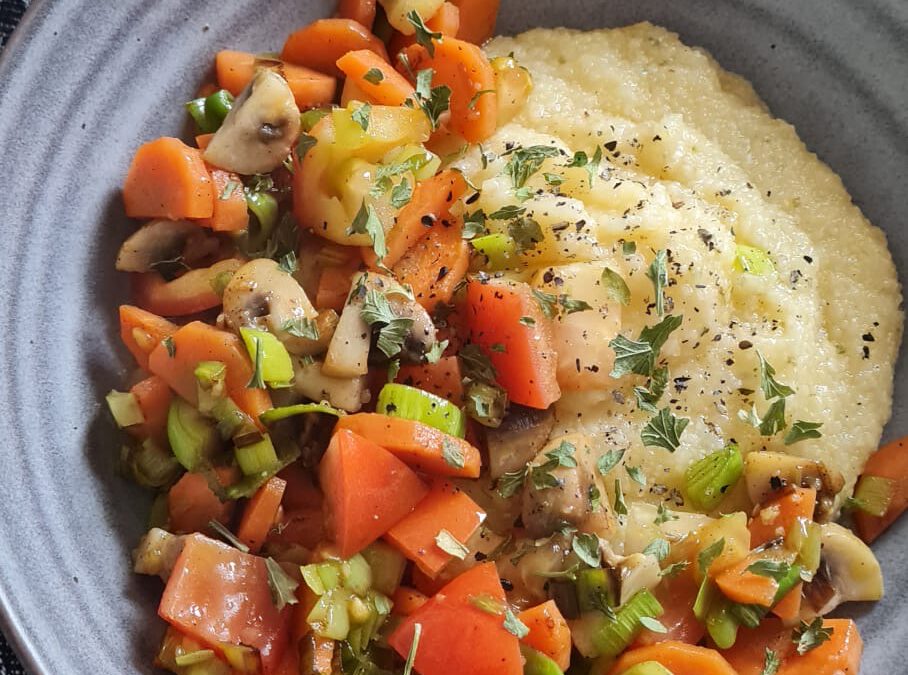 Pikante Polenta mit Gemüse